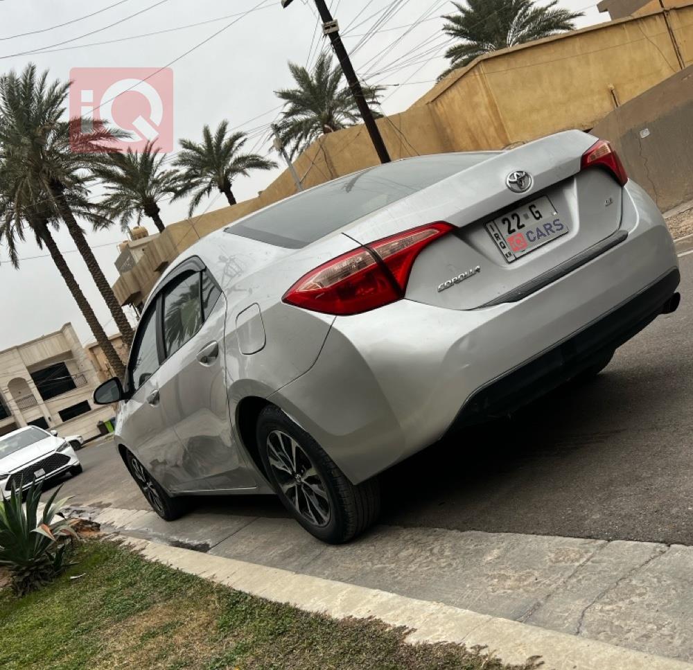 تۆیۆتا کۆرۆلا